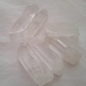 Quartz Points +- 5 gm each