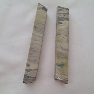 Serpentine (African) Column 60gm 10cmX1,5 cm Unpolished