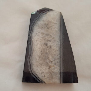 Black Agate, Onyx Geode Tower 100gm 7.5 cm