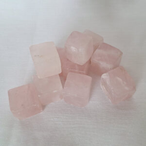 Rose Quart , Cubes, 1,5 cm