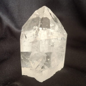 Quartz Point Crystal 84gm With window and aperture