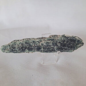 Kyanite Raw Green 82Gm